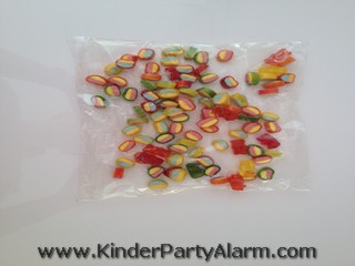 Schmetterling basteln, Basteln beim Feen Kindergeburtstag #kindergeburtstag #geburtstag  #mottoparty #kinderpartyalarm #bastelnmitkindern #geburtstagsideen