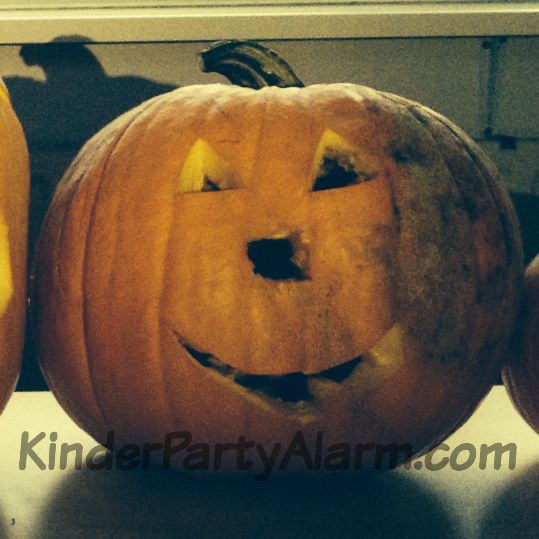 Schaurig schöne Halloween Party Ideen für Kinder auch zum Halloween Kindergeburtstag für Essen, Basteln, Spiele u.v.m. #kindergeburtstag #geburtstag  #mottoparty #kinderpartyalarm #geburtstagsideen Schaurig schöne Halloween Party Ideen für Kinder auch zum Halloween Kindergeburtstag für Essen, Basteln, Spiele u.v.m. #kindergeburtstag #geburtstag  #mottoparty #kinderpartyalarm #geburtstagsideen