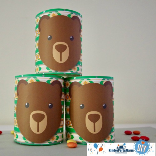 Dosenwerfen zum Indianer Kindergeburtstag spielen #kindergeburtstag #geburtstag  #mottoparty #kinderpartyalarm #bastelnmitkindern #diy #einladung #printables #basteln