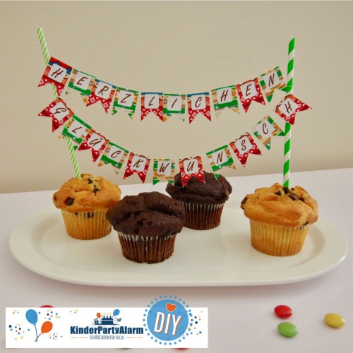 Kuchendeko beim Indianer Kindergeburtstag #kindergeburtstag #geburtstag  #mottoparty #kinderpartyalarm #bastelnmitkindern #geburtstagsideen #kuchen #diy #printables #kids #deko #kuchen