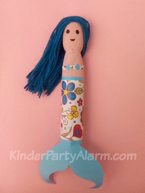 Meerjungfrauen basteln, Basteln beim Meerjungfrau Geburtstag #kindergeburtstag #geburtstag  #mottoparty #kinderpartyalarm #bastelnmitkindern Meerjungfrauen basteln, Basteln beim Meerjungfrau Geburtstag #kindergeburtstag #geburtstag  #mottoparty #kinderpartyalarm #bastelnmitkindern