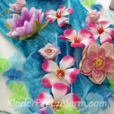 Tischdeko beim Meerjungfrau Geburtstag #kindergeburtstag #geburtstag  #mottoparty #kinderpartyalarm #dekoration #meerjungfrau #kids #printables #diy Tischdeko beim Meerjungfrau Geburtstag #kindergeburtstag #geburtstag  #mottoparty #kinderpartyalarm #dekoration #meerjungfrau #kids #printables #diy