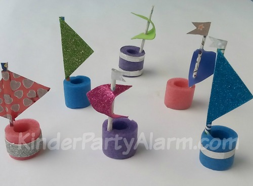 Meerjungfrauen basteln, Basteln beim Meerjungfrau Geburtstag #kindergeburtstag #geburtstag  #mottoparty #kinderpartyalarm #bastelnmitkindern