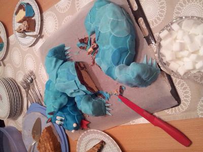 Der Drachenkuchen angeschnitten